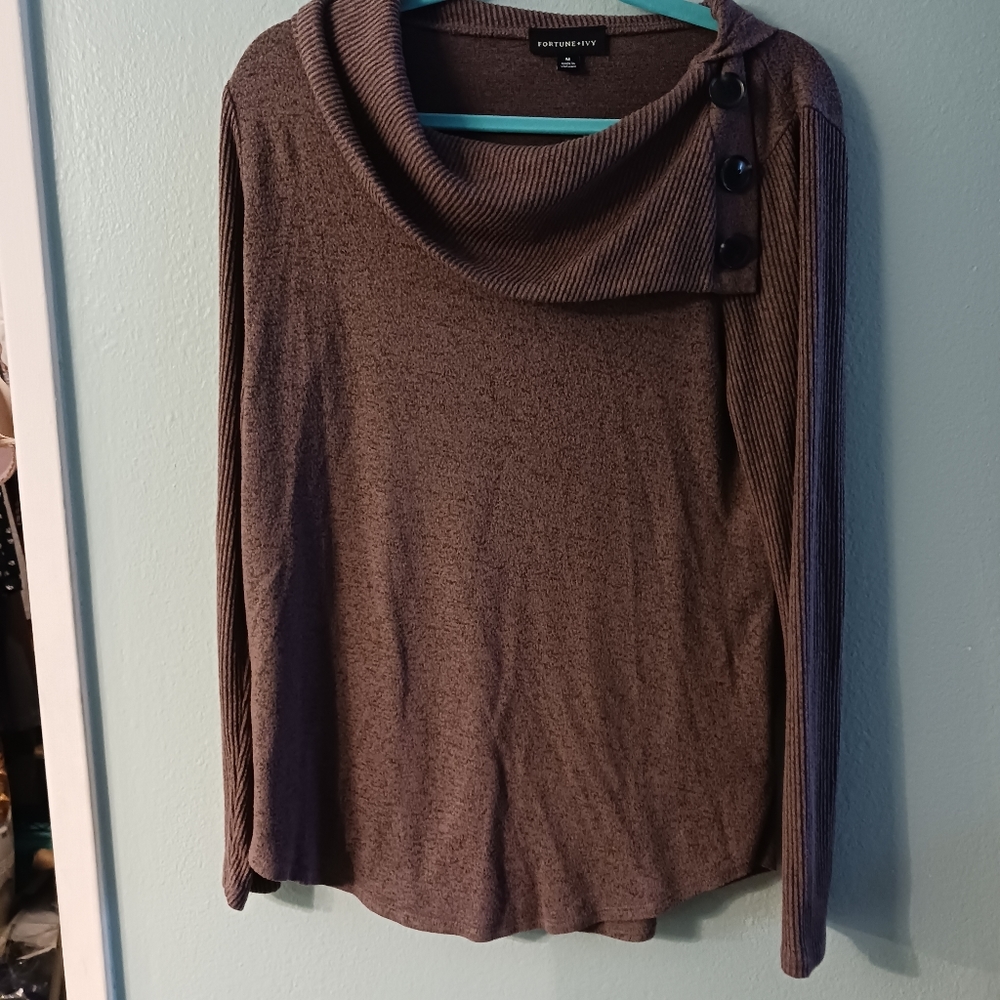 Fortune + Ivy Mauve Button Detail Brushed Knit Top | Size M